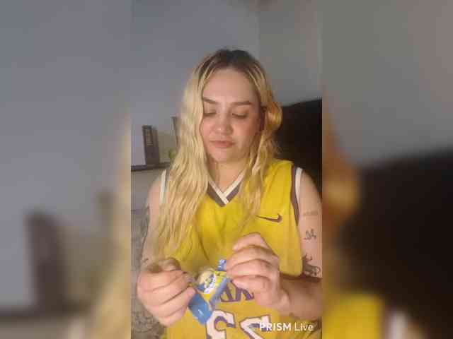 Sasha_Sky webcam