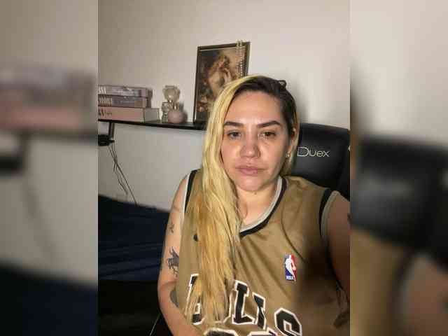 Sasha_Wicket webcam