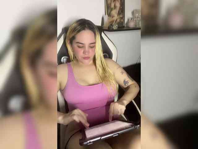 Sasha_Wicket webcam