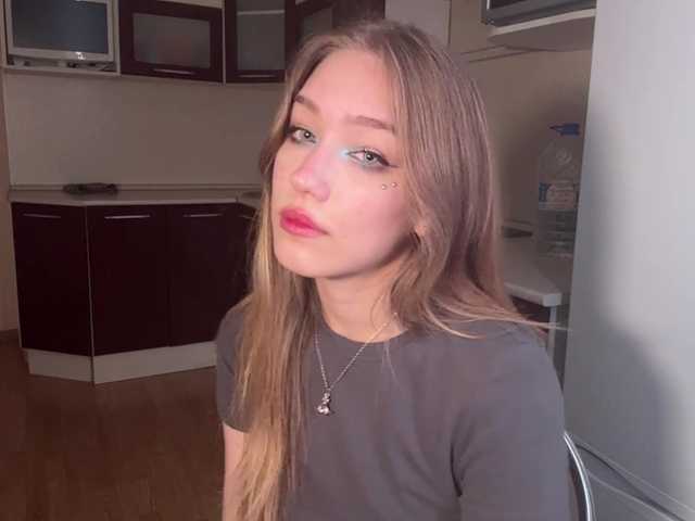 TonieReano live cam on BongaCams