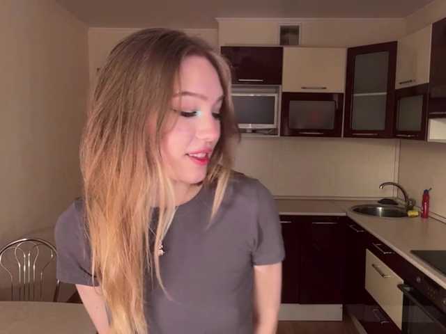TonieReano live cam on BongaCams