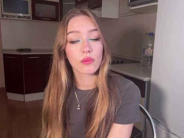 TonieReano live cam on BongaCams