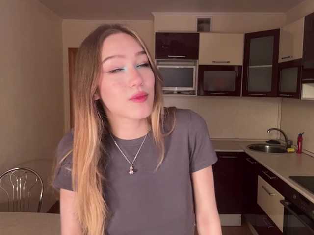 TonieReano live cam on BongaCams