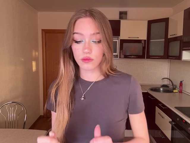 TonieReano live cam on BongaCams