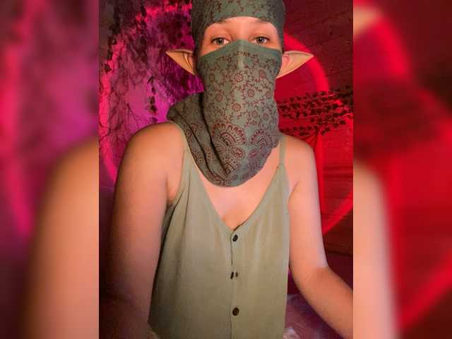 AyraMoon live webcam show