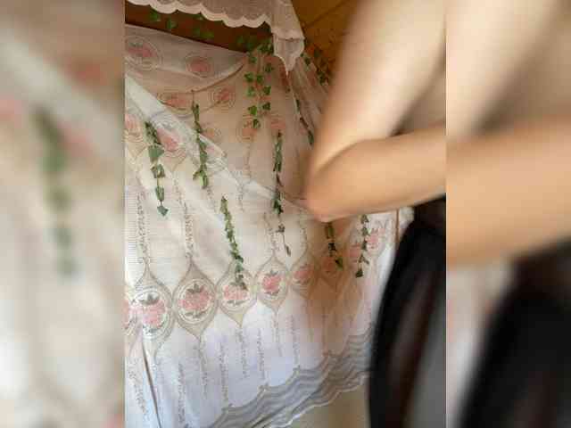 AyraMoon webcam