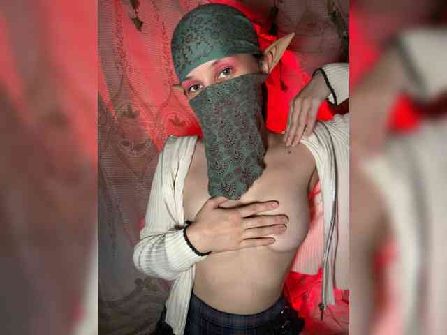 AyraMoon webcam