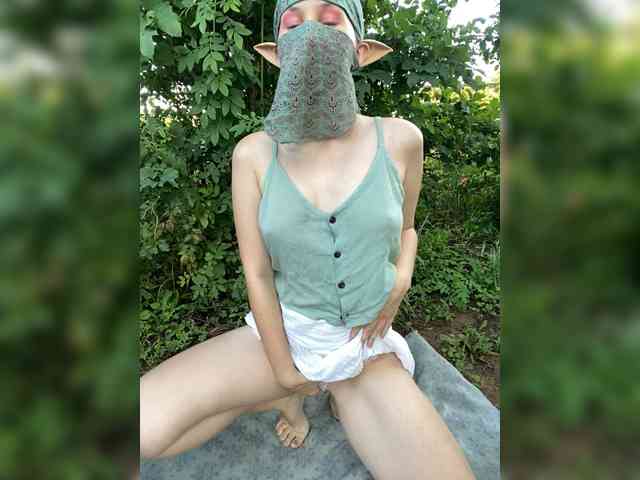 AyraMoon webcam