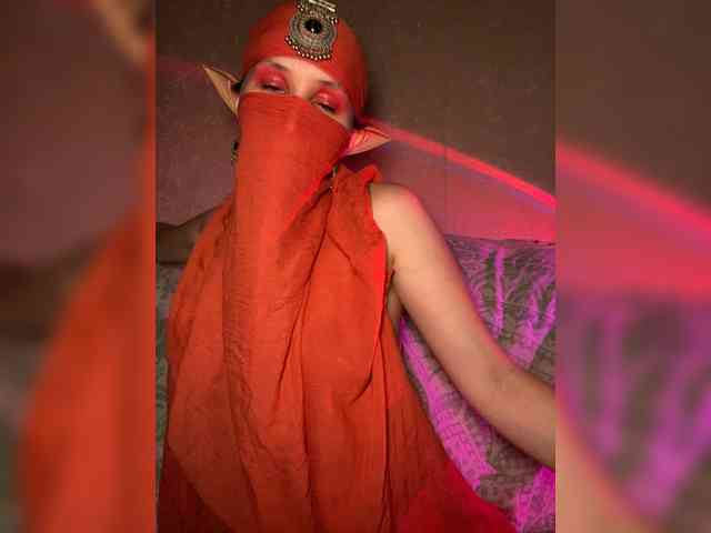 AyraMoon webcam