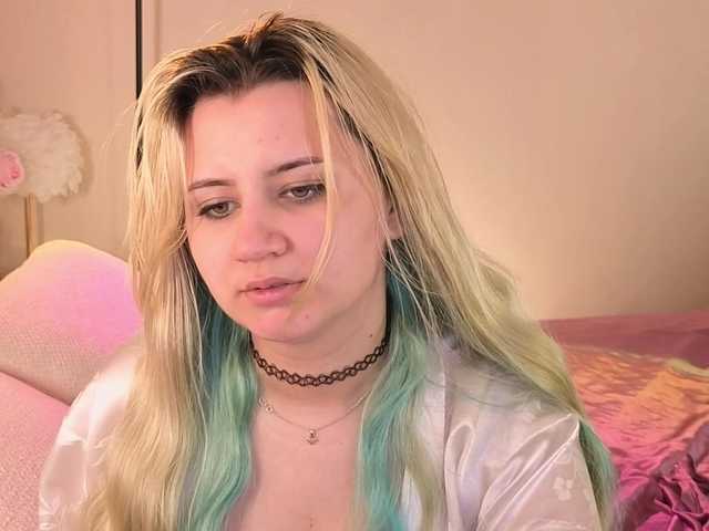 EmmaBuns live cam on BongaCams