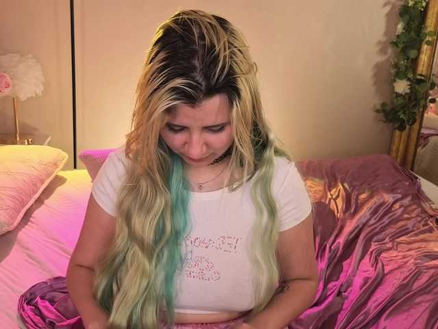 EmmaBuns live cam on BongaCams