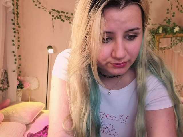 EmmaBuns live cam on BongaCams