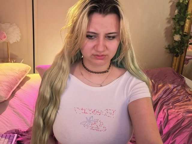 EmmaBuns live cam on BongaCams