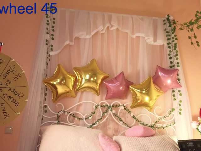 EmmaBuns live cam on BongaCams