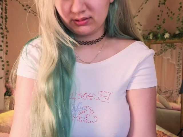 EmmaBuns live cam on BongaCams