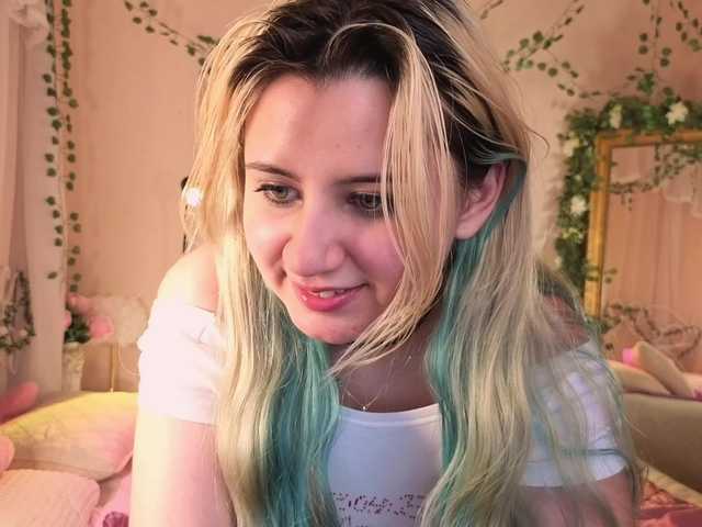EmmaBuns live cam on BongaCams