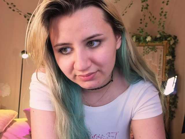 EmmaBuns live cam on BongaCams