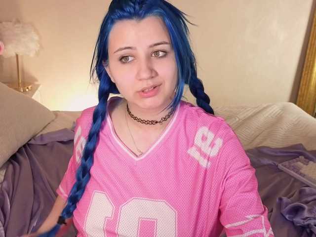 EmmaBuns live cam on BongaCams