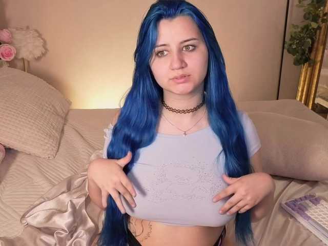 EmmaBuns live cam on BongaCams