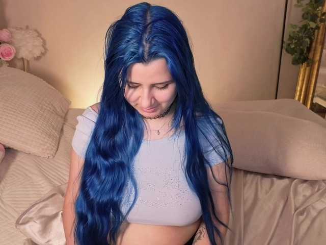 EmmaBuns live cam on BongaCams