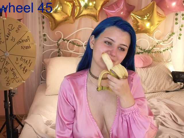 EmmaBuns live cam on BongaCams