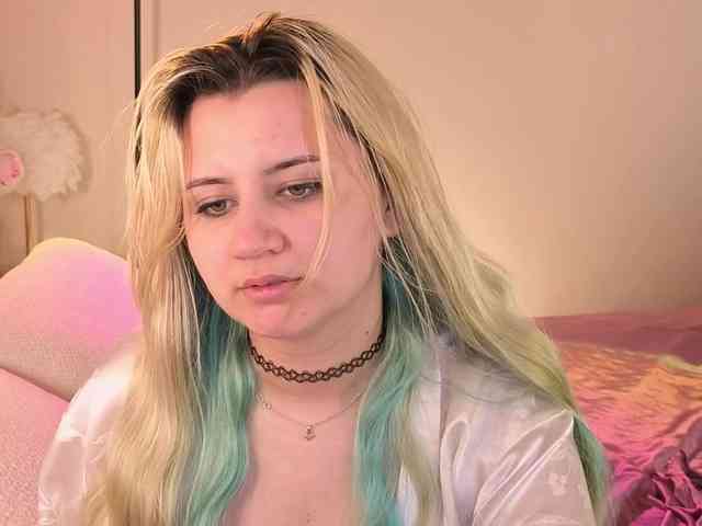 EmmaBuns webcam