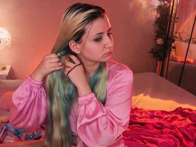 EmmaBuns webcam