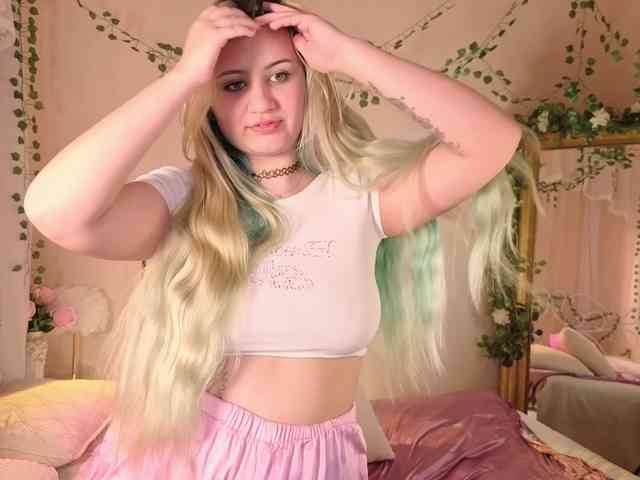 EmmaBuns webcam