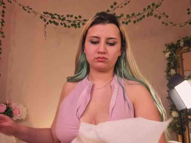 EmmaBuns webcam