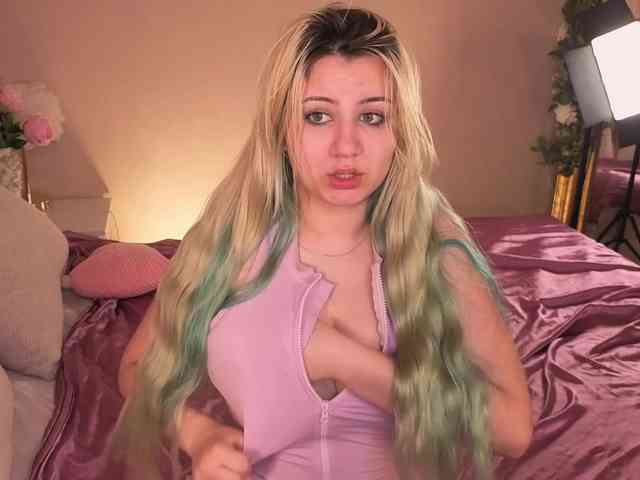 EmmaBuns webcam