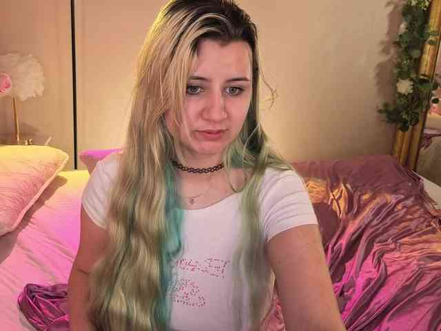 EmmaBuns webcam