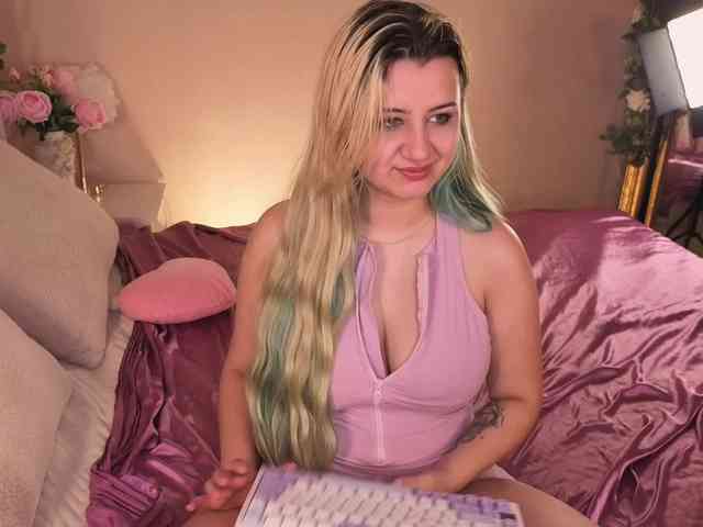 EmmaBuns webcam