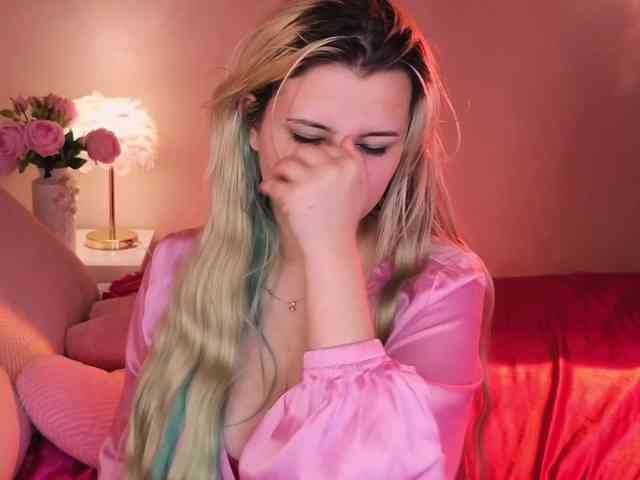 EmmaBuns webcam