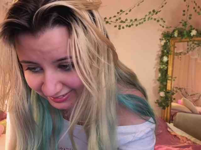 EmmaBuns webcam