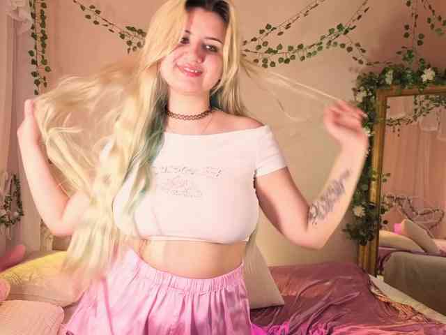 EmmaBuns webcam