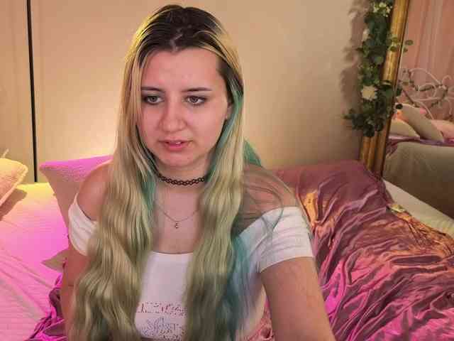 EmmaBuns webcam