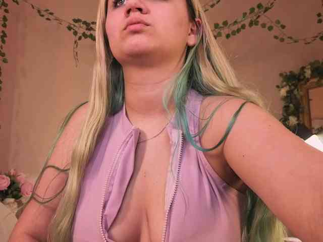 EmmaBuns webcam