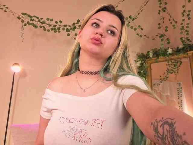 EmmaBuns webcam