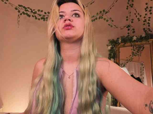 EmmaBuns webcam