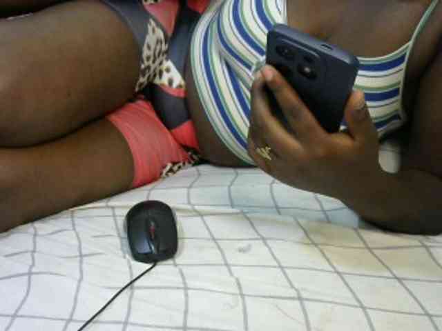 Sasyqueen webcam