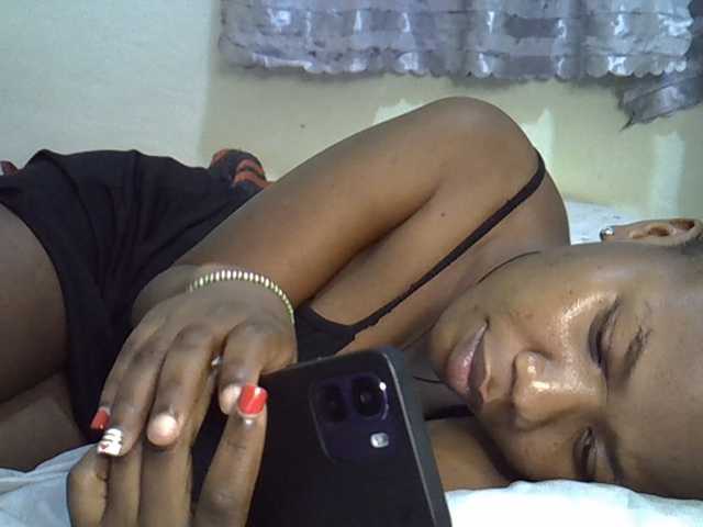 Blackdoll1 live cam on BongaCams