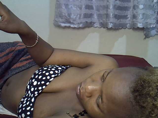 Blackdoll1 live cam on BongaCams
