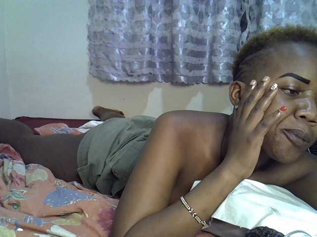 Blackdoll1 live cam on BongaCams