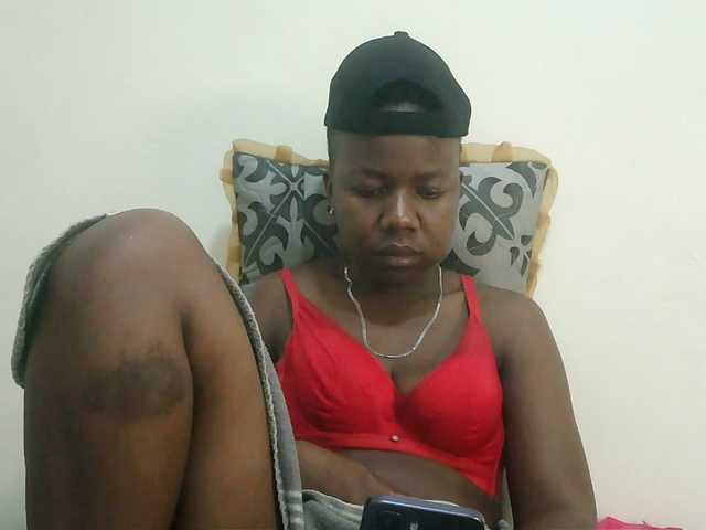 Blackdoll1 live cam