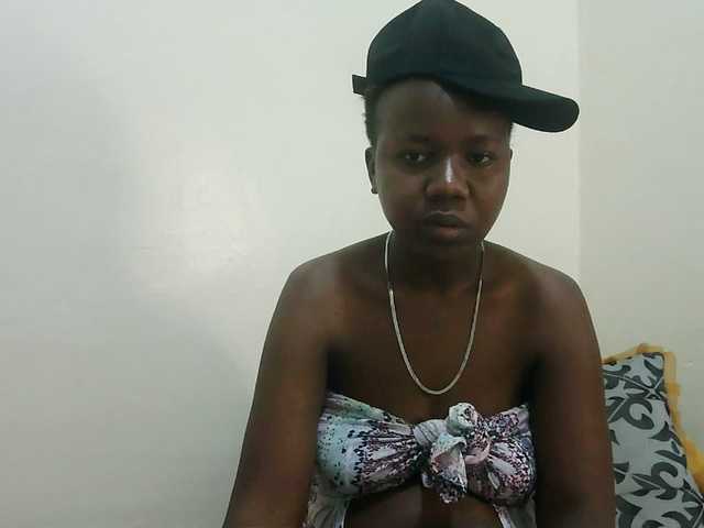 Blackdoll1 live cam on