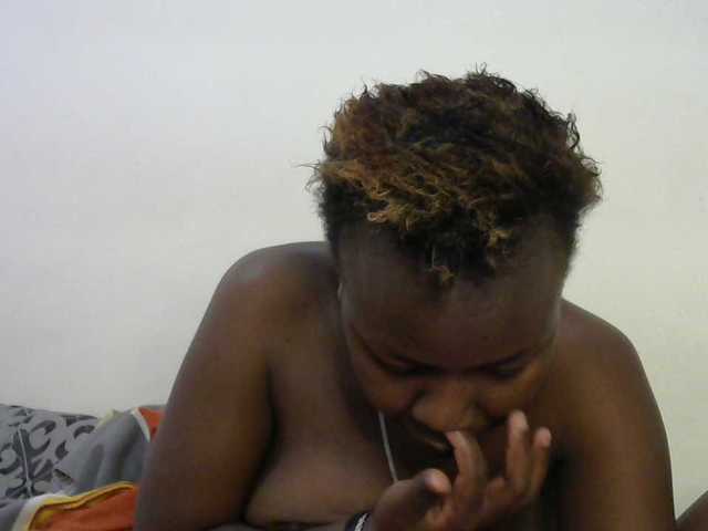 Blackdoll1 live cam on BongaCams