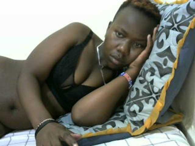 Blackdoll1 live cam on BongaCams