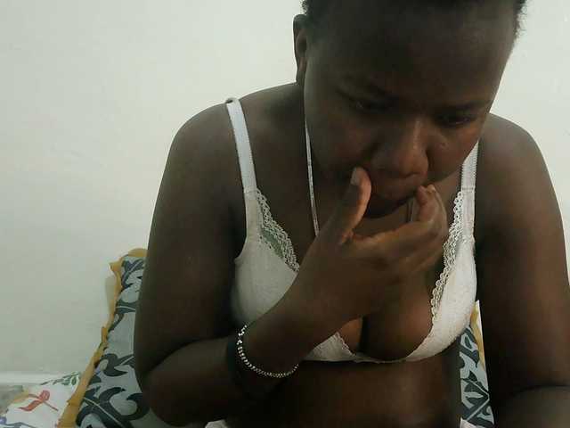 Blackdoll1 live cam on BongaCams