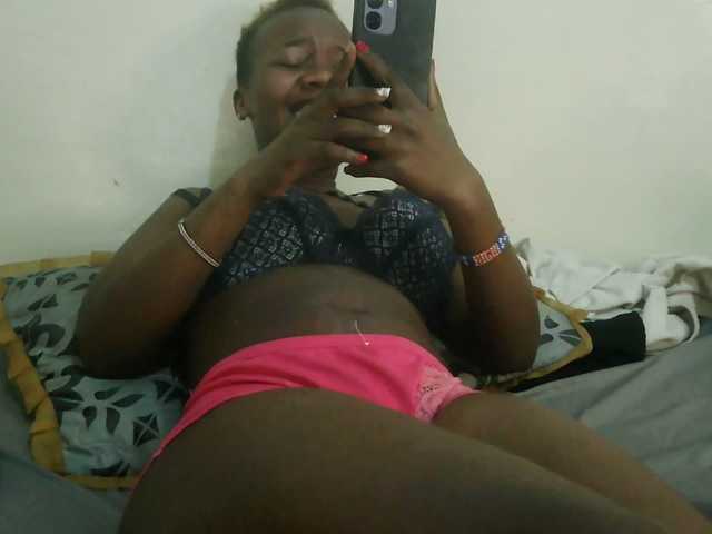 Blackdoll1 live cam on BongaCams
