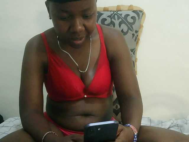 Blackdoll1 live cam